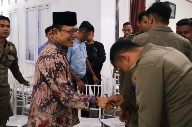 Saat Buka Puasa Bersama dengan Satpol PP, Walikota Payakumbuh Zulmaeta Tegaskan Pentingnya Ketertiban dan Kebersihan Kota Payakumbuh