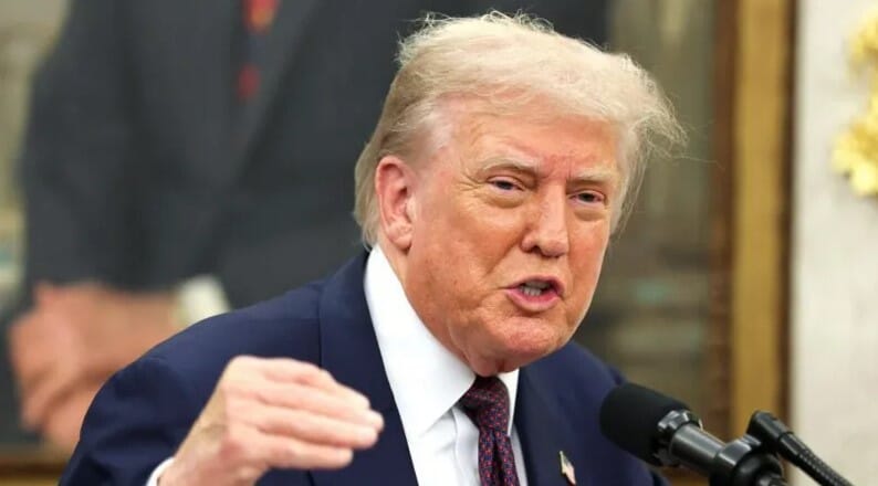 Tarif baru Trump yang luas mulai berlaku terhadap puluhan negara